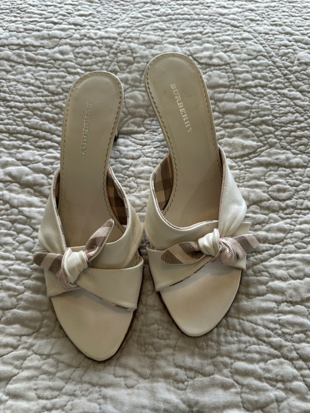 Burberry Ivory Check Bow Kitten Heel Mule Sandals Size 39